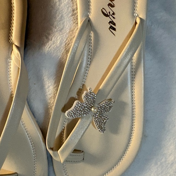 SHEIN Cream Sandals with Butterfly Accent - Picture 1 of 2